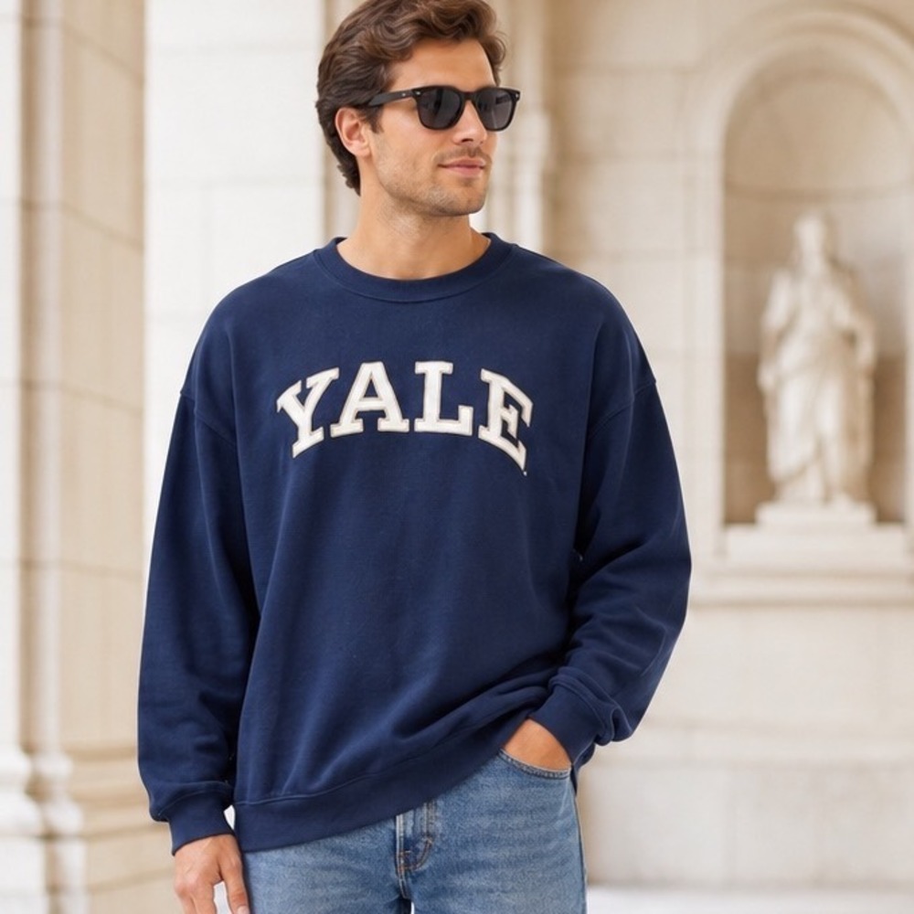 Yale University Sweatshirt Mens Lg Navy Blue Cotton Crewneck Pullover Collegiate